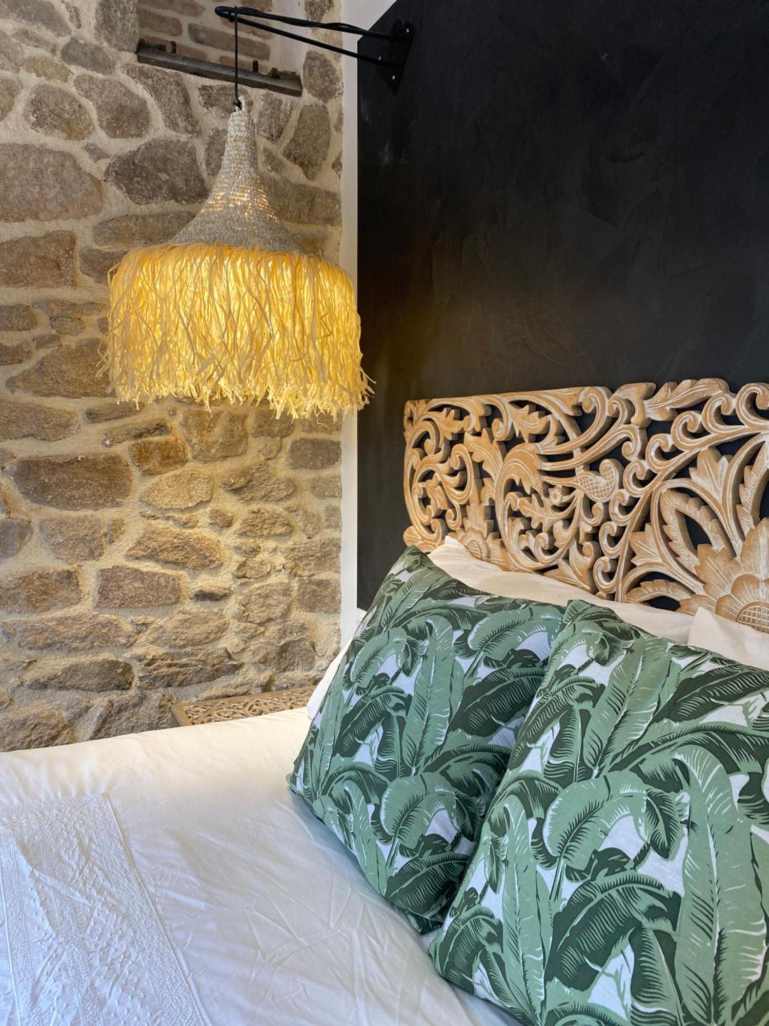 Le Moulin Du Guy, Proche Du Puy Dufou Bed & Breakfast Chanverrie ภายนอก รูปภาพ