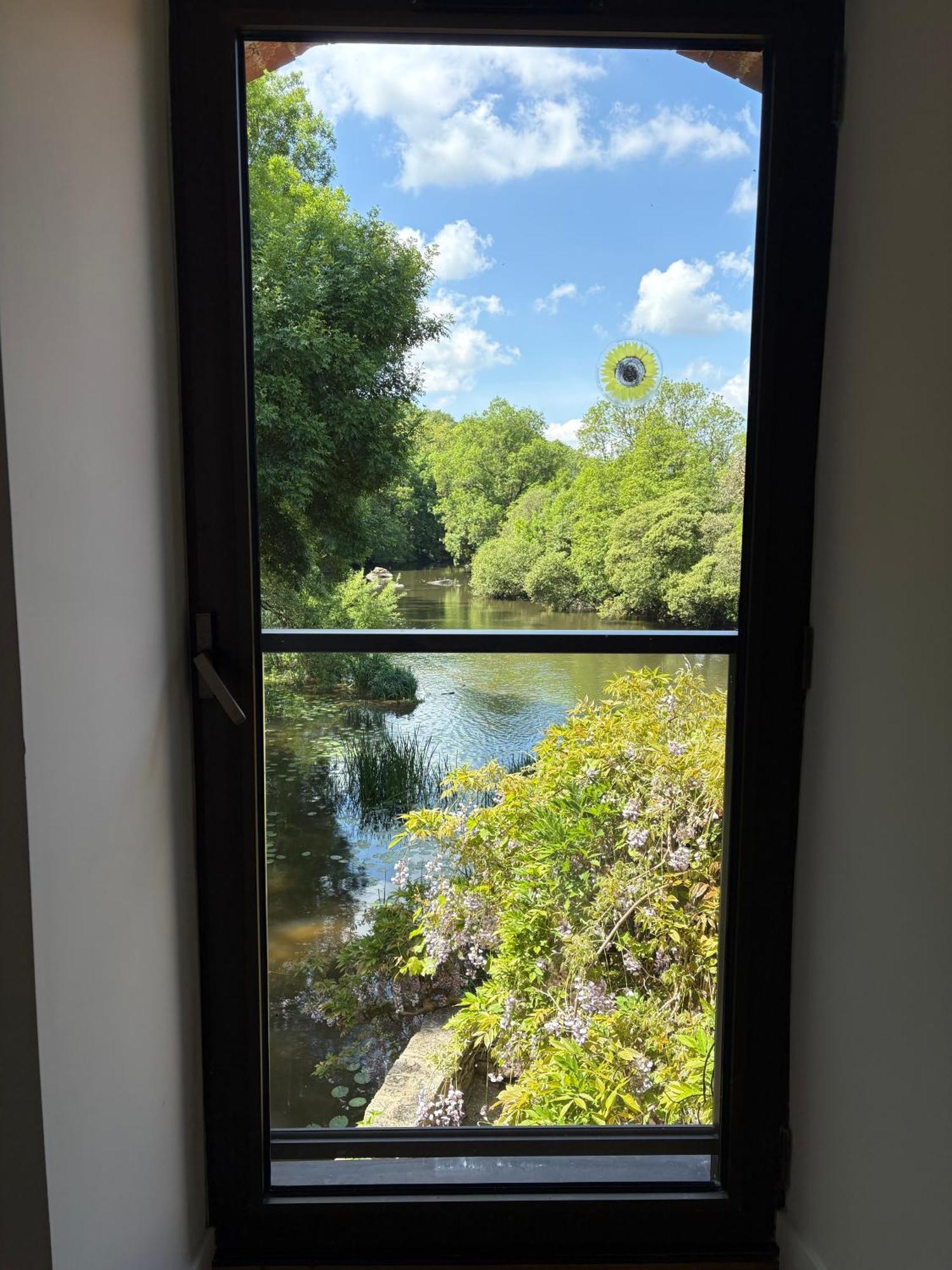 Le Moulin Du Guy, Proche Du Puy Dufou Bed & Breakfast Chanverrie ภายนอก รูปภาพ