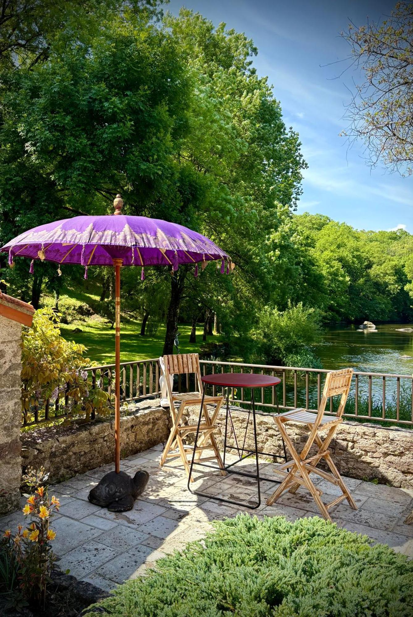 Le Moulin Du Guy, Proche Du Puy Dufou Bed & Breakfast Chanverrie ภายนอก รูปภาพ